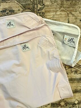 Set of 2 Ollie Swaddles Pink/Lavendar plus wash bag